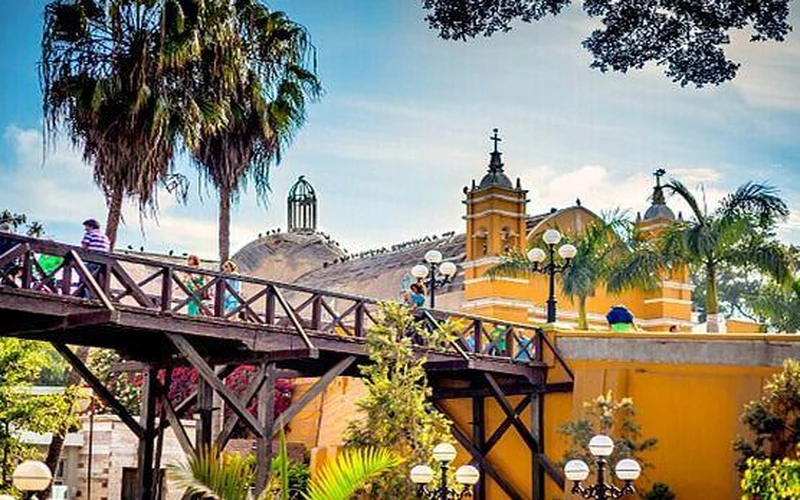 Chorrillos & Barranco Bohemian Tour with Joseph Guevara