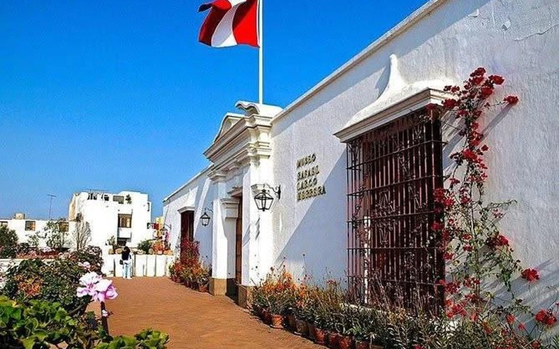 Larco Museum Private Tour with Joseph Guevara
